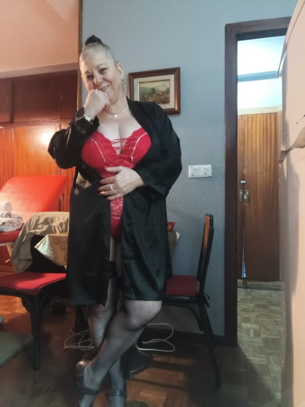 Cintia Madurita cachonda experta en principiantes