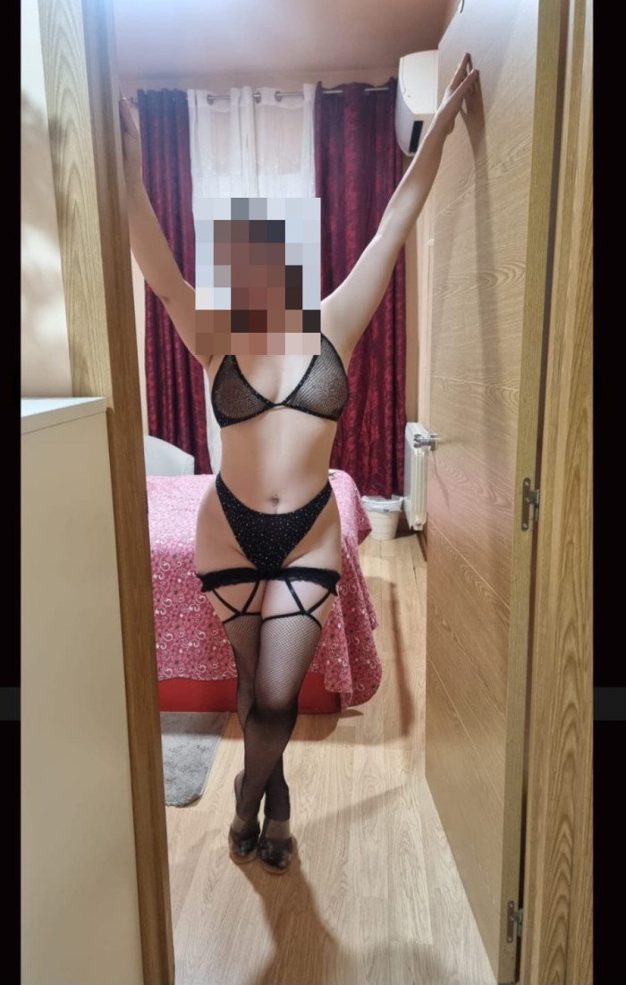 Guapísima latina solo salidas