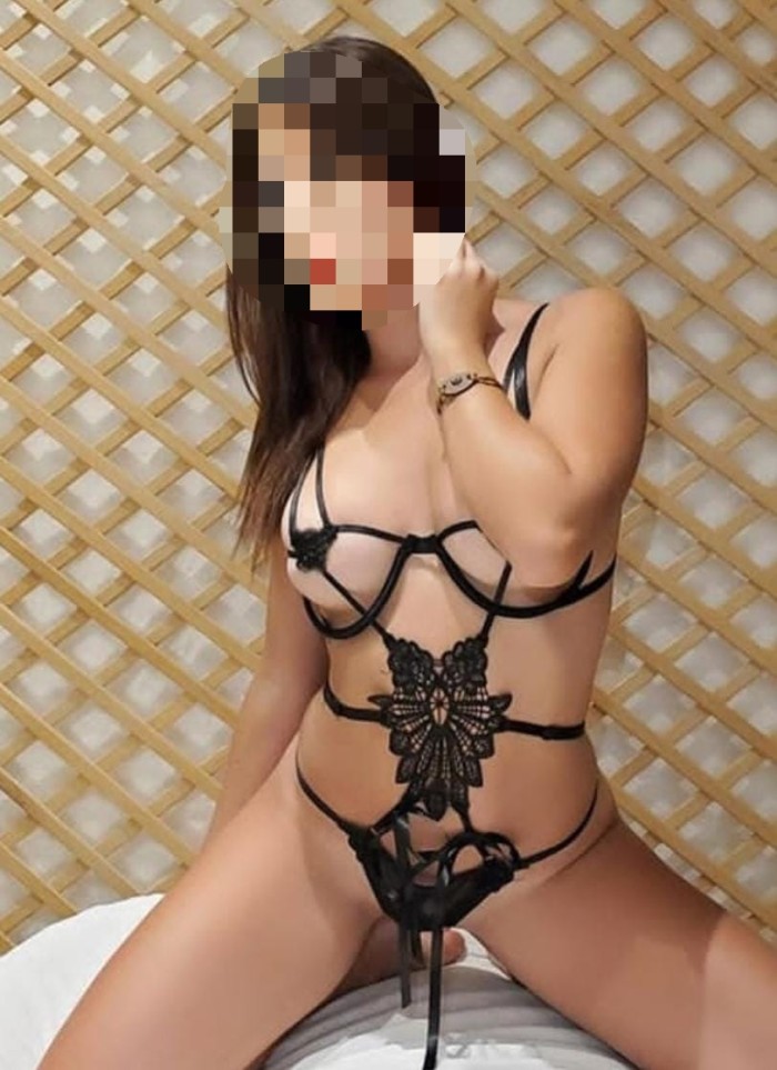 FIESTERAS Y MUY PUTITAS