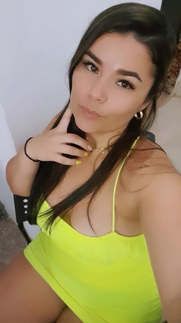 LATINA FIESTERA COMPLACEINTE Y MUY MORBOSA