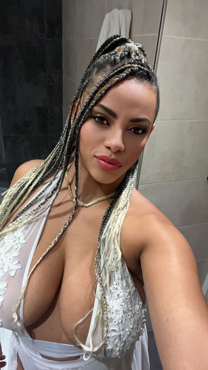 Isabella, preciosa joven dominicana novedad!