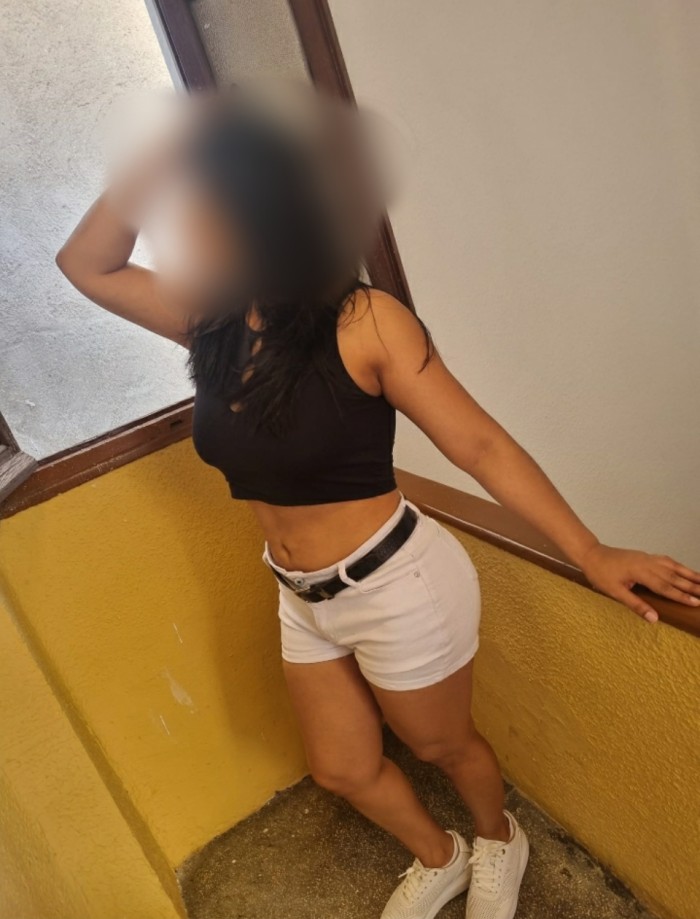 VALERIA…..UN BOMBÓN EN TU CAMA……!!!