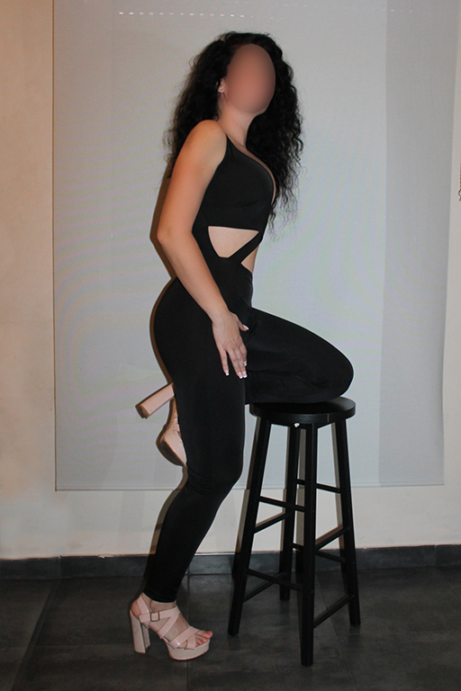 Silvia una masajista muy complaciente para disfrut