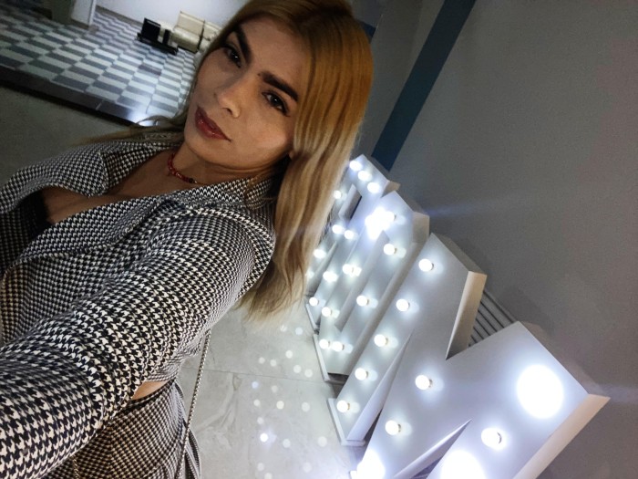 NUEVA EN TU ZONA KATA ESPECTACULAR RUBIA SEXY Y FI