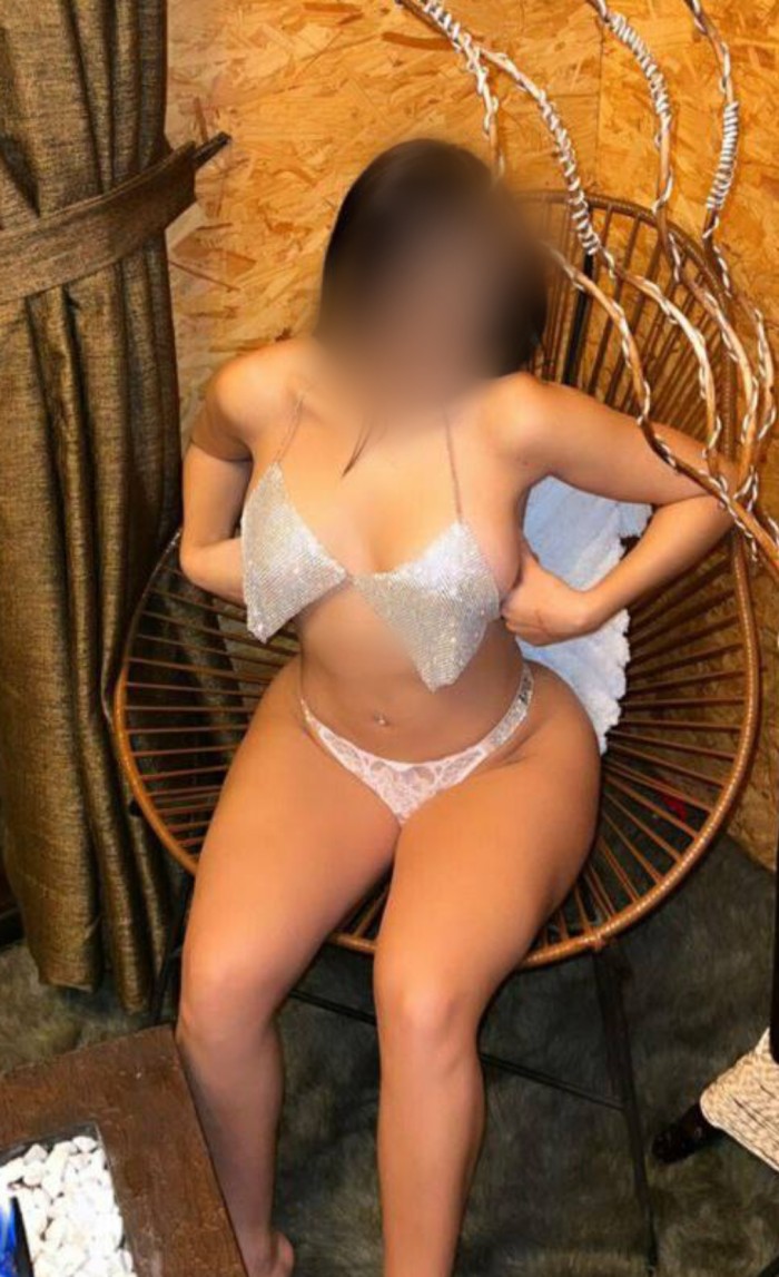 UNIVERSITARIA CACHONDA JUGUETONA CON GANAS DE POLL