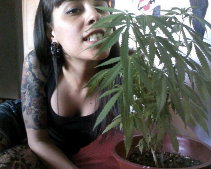 MARTA.. CHICA ALTERNATIVA, SEXO, PETAS Y COPAS!!