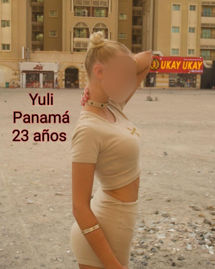Yuli delgada, fiesta blanca en Fuenlabrada besos