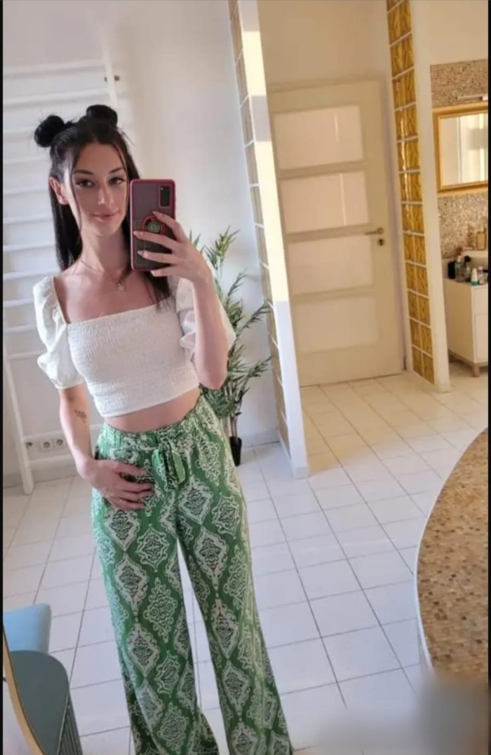 SHANIA 20 años, ESPAÑOLA ABURRIDA…. HABLAMOS?