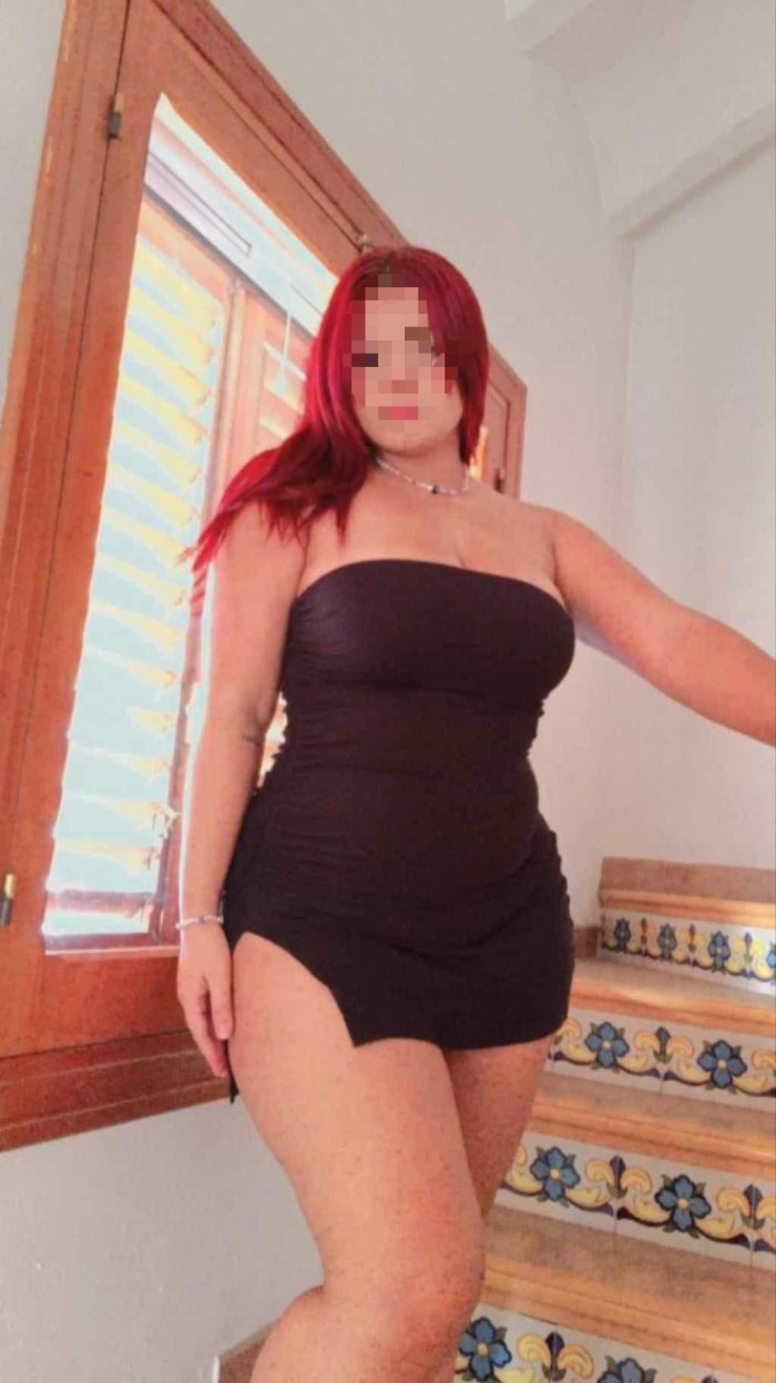 PELIROJA BIEN PUTICA Y CALIENTE