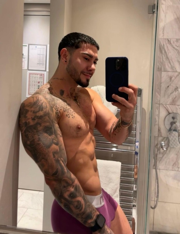 ÁNGEL 27 años, FUERTE, DIVERTIDO y muy ENÉRGICO