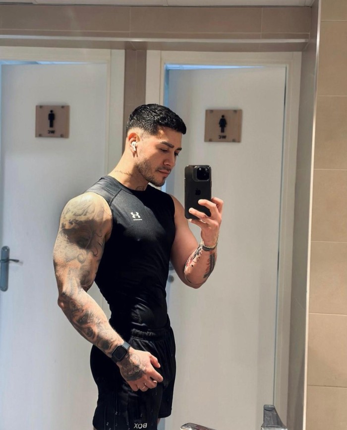 ÁNGEL 27 años, FUERTE, DIVERTIDO y muy ENÉRGICO