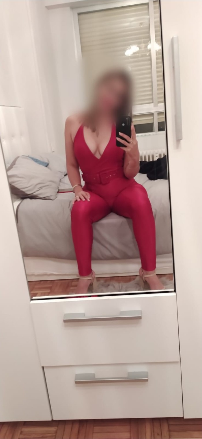 ANGIE! HERMOSA RUBIA!! LA COMPAÑIA QUE ESPERABAS