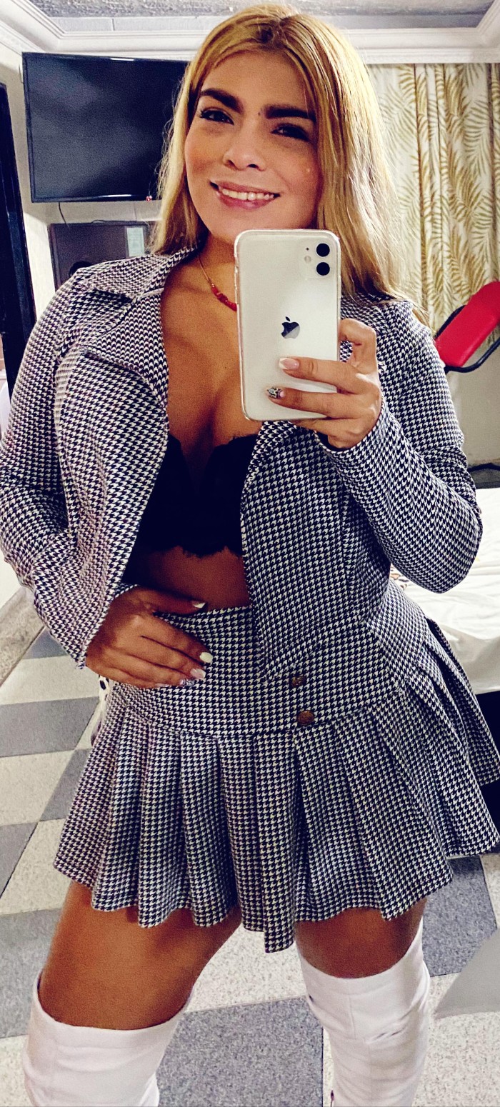 Muñequitas juguetonas y sensuales