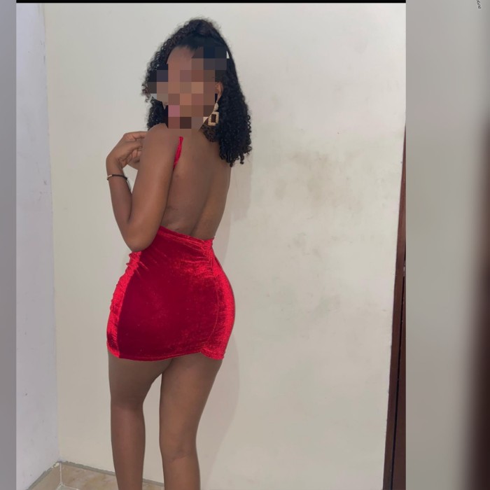 Nicol linda latina cariñosa juguetona