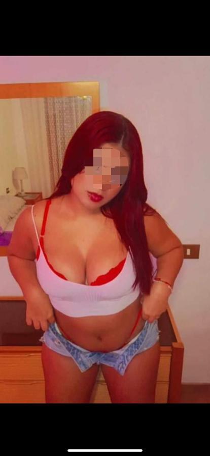 PELIRROJA MUY CALIENTE CON GANAS DE FOLLAR