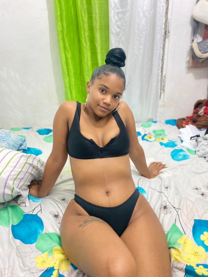 CHICA GUAPA , CARIñOSA Y FIESTERA, SALIDA