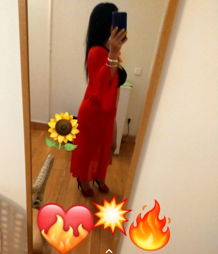 Masajes relajantes, velas, música y algo más