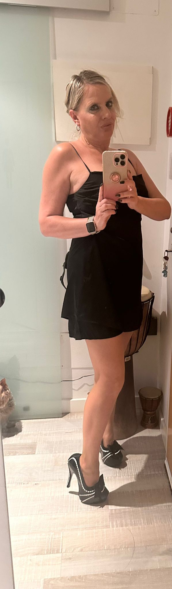 AMA SOFISTICADA Y ELEGANTE BUSCA SUMISOS EDUCADOS