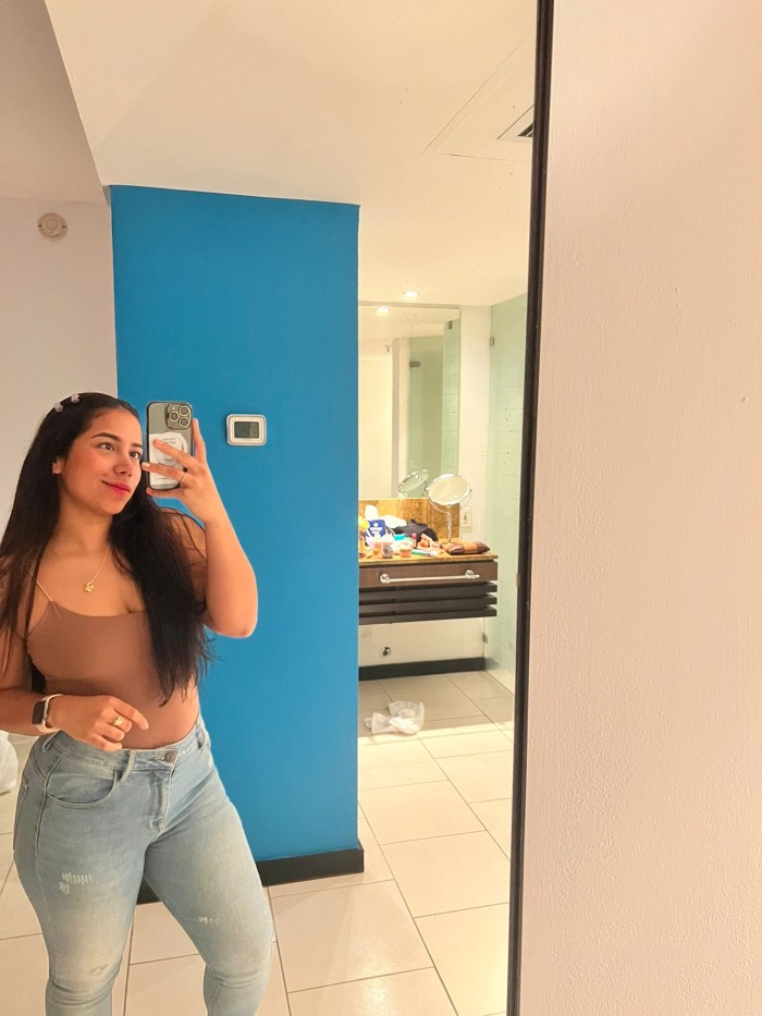 Loquita complaciente recién llegada a Valencia