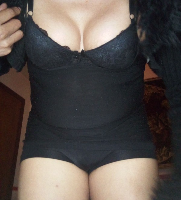 TRANS ESTOY DE FIESTA EN FERROL.TENGO SITIO.ATIEND:HOMBRES Y MUJERES..BIZUM