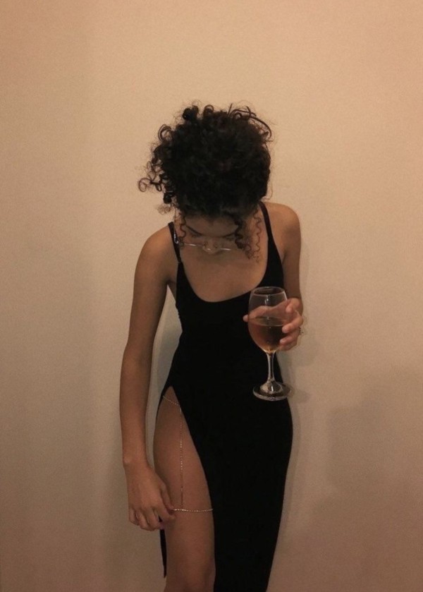 Lucia natural muy delgada y cariñosa, sin cirugías ni tatuajes. Fiester