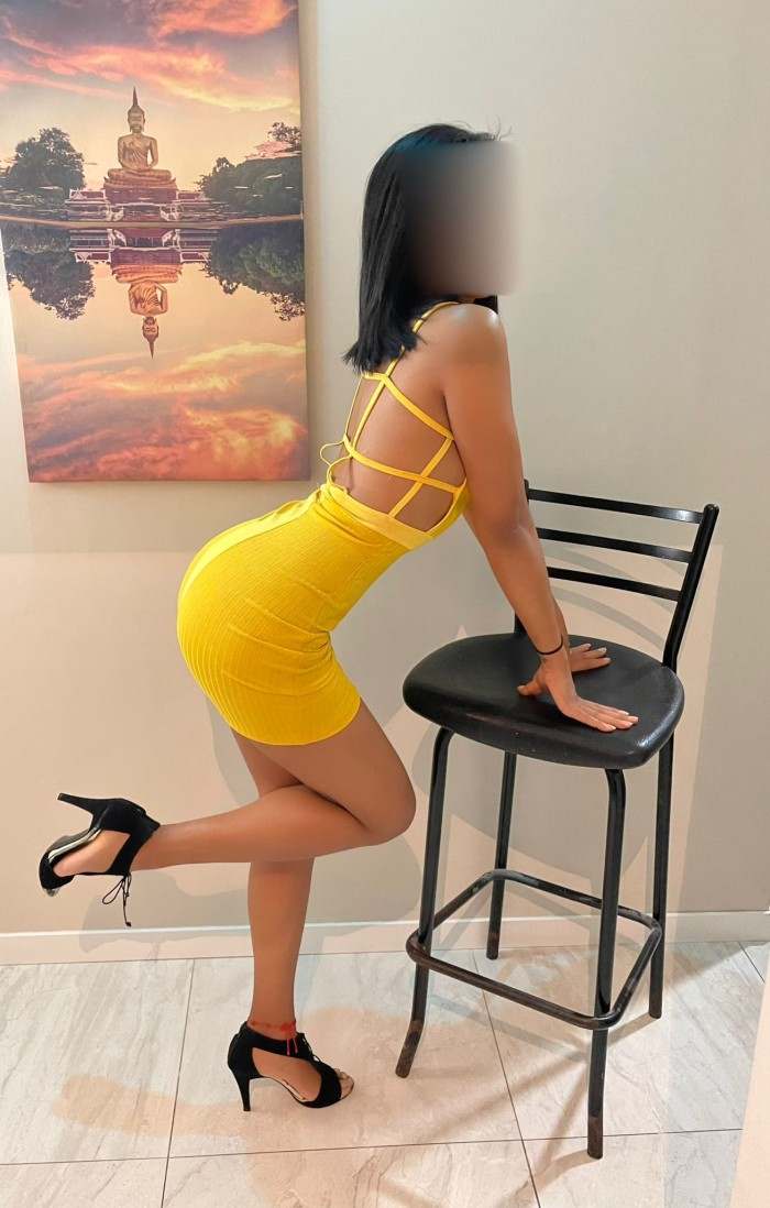 MORENA CON CUERPO DE INFARTO!! DELEITATE!!