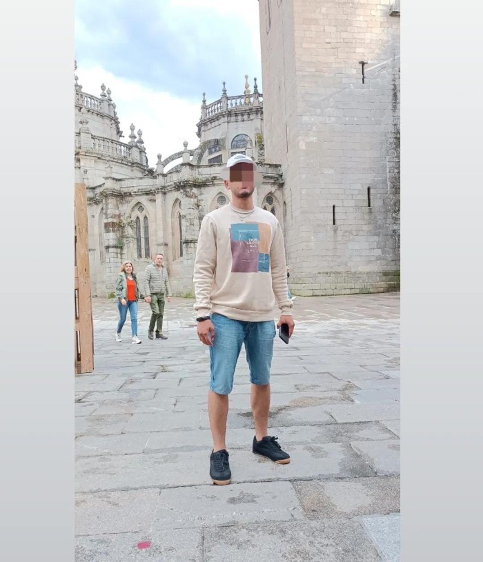 Chico de 22 años muy lechero