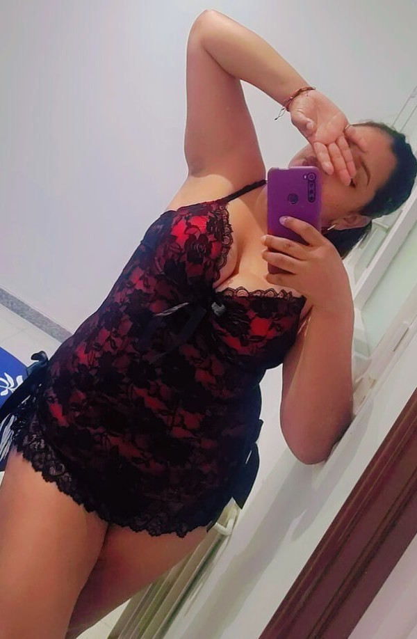 Hermosa colombiana caliente y con buena actitud