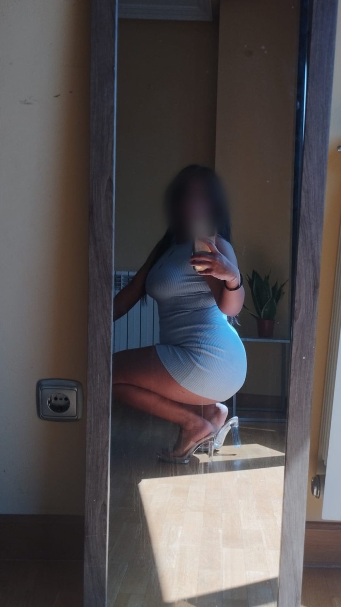 LUCIA GUAPISIMA VENEZOLANA JOVEN CON GRANDES ENCAN