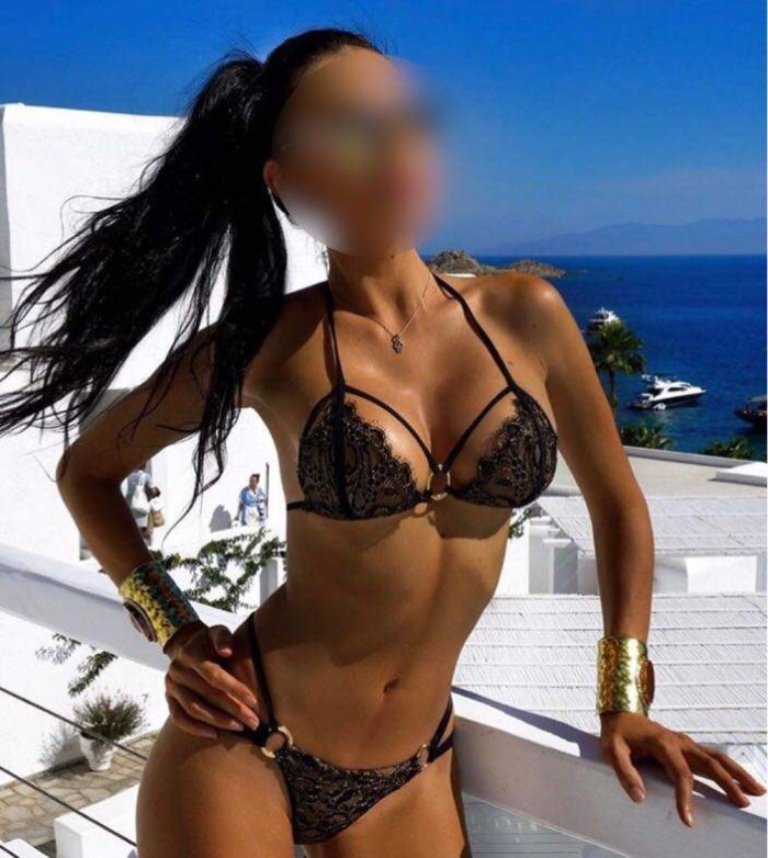 DELGADITA MUY CACHONDA SUPER FIESTERA