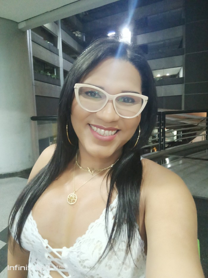Trans latina cachonda fogosa disponible en BCN