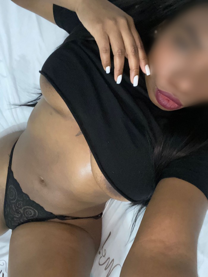 MULATA JUGUETONA SOLO SALIDAS FOTOS REALES