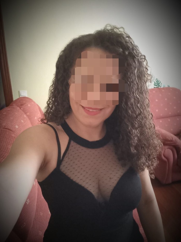 ALINE COQUETA Y CON GANAS DE TODO…VIENES O VOY?