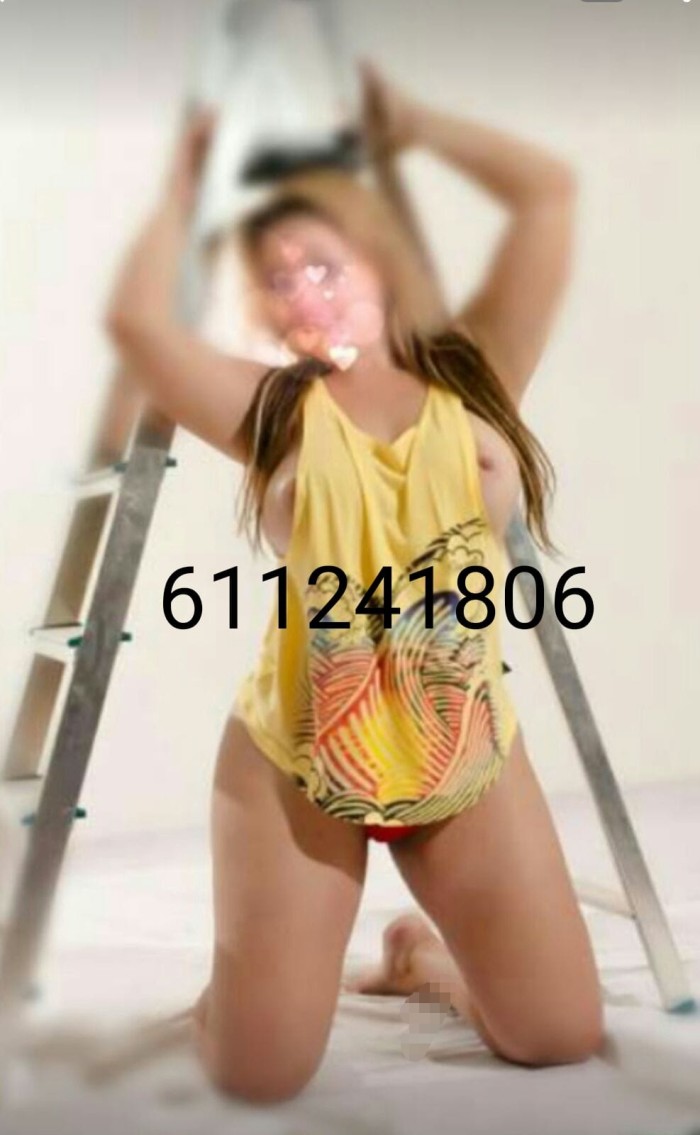 Laura tu chica de compañía  elegante morbosa, masajes reales en camilla