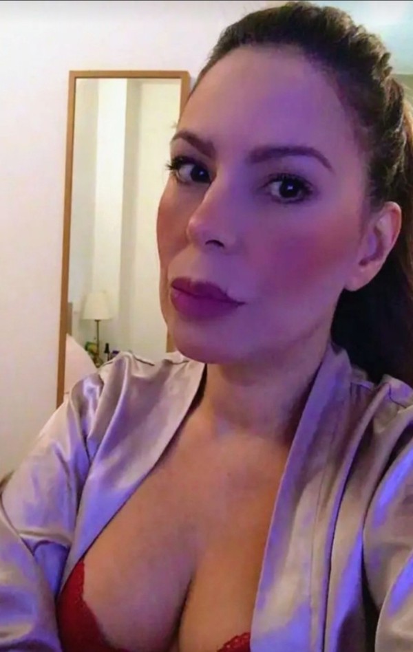 MADURA GUAPA Y EMPATICA