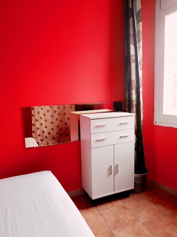 Alquiler de habitaciones para chicas de relax 24 h