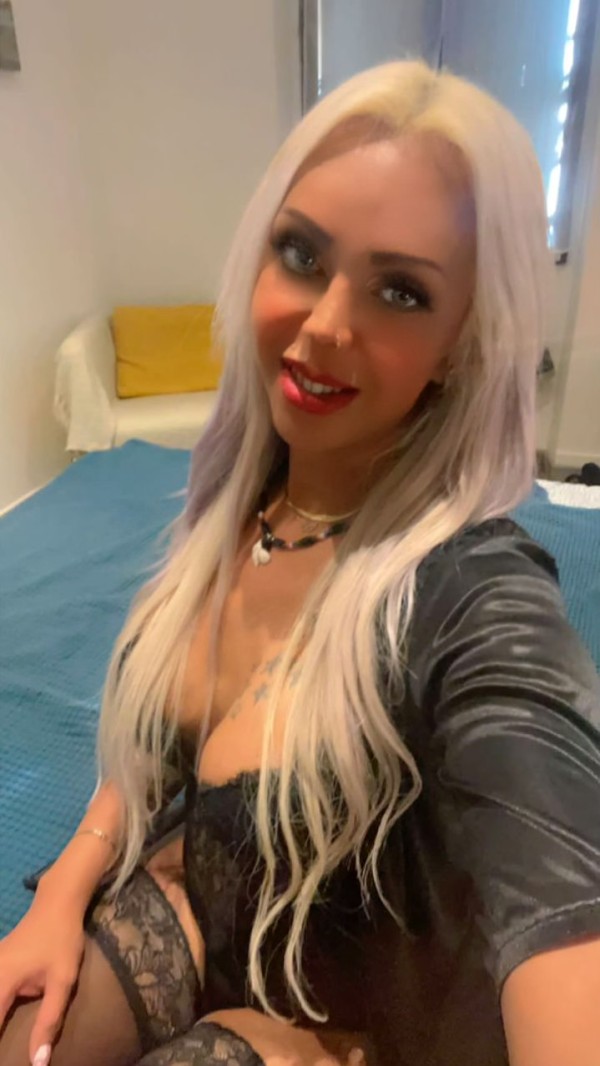 ENTREGADA Y SIN LÍMITES DELICIOSA BELLEZA MEXICANA