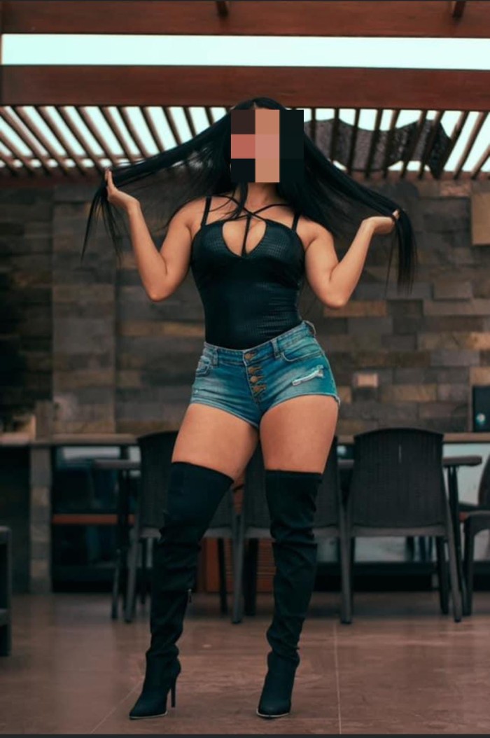 ESPAÑOLA CULONA COMPLETA