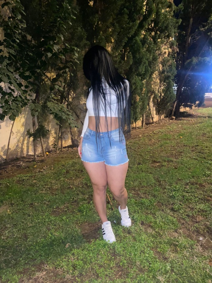 MUY TRAVIESA EN LA CAMA ALZIRA-CARCAIXENT.