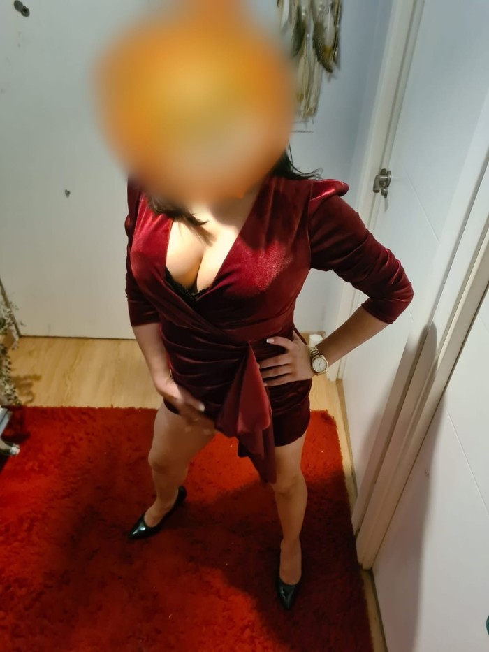 SARA 29 años, ESPAÑOLA, DULCE y muy ENÉRGICA