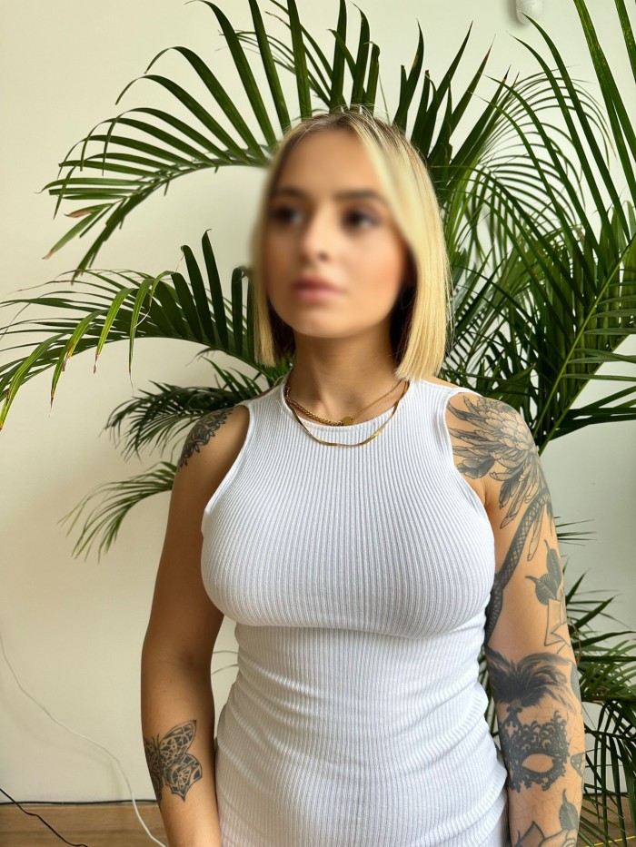ABRIL MASAJISTA EROTICA
