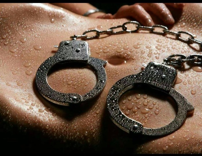 LA MAZMORRA (GABINETE DE BDSM) BUSCA CHICAS PARA S