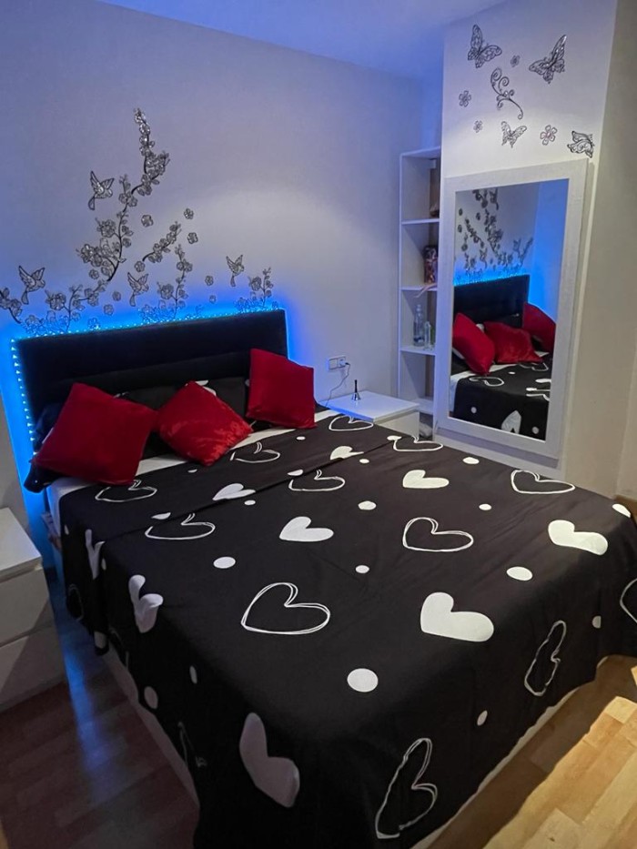 Se precisa chicas de 18 a 30 años