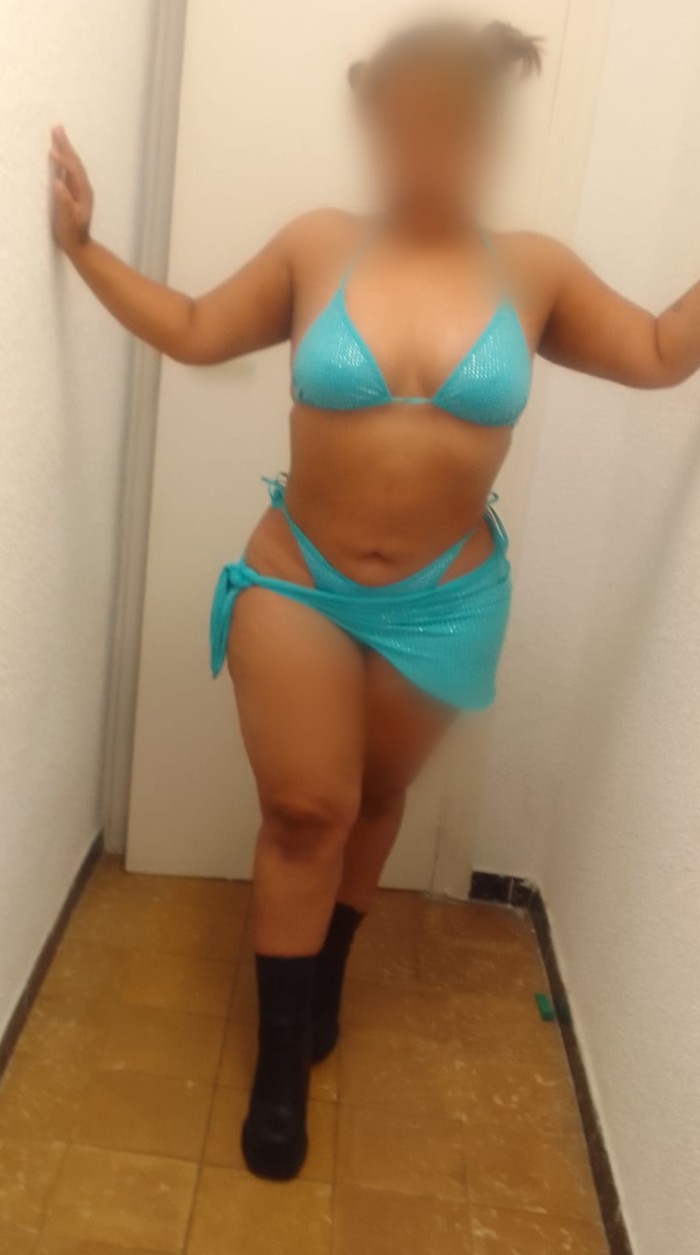 MUJER SIMPÁTICA CULONA CON GANAS DE POLLA