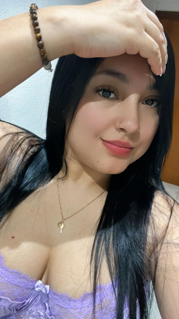 RICA CURVY DULCE Y APASIONADA