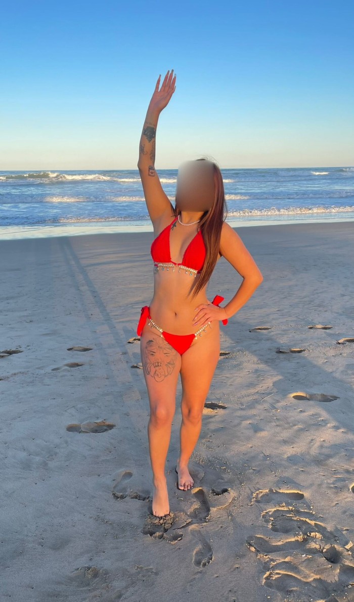 QUIERES CUMPLIR TU FANTASIA CON ESTA NIÑATA ??