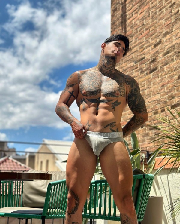 Mario 25 años guapo, fit. Apartamento en el centro