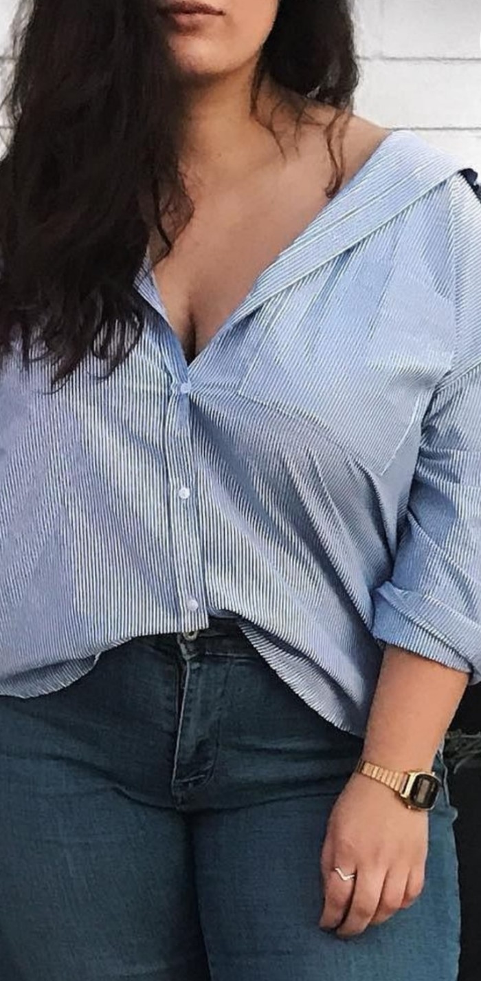 Masajista profesional en camilla