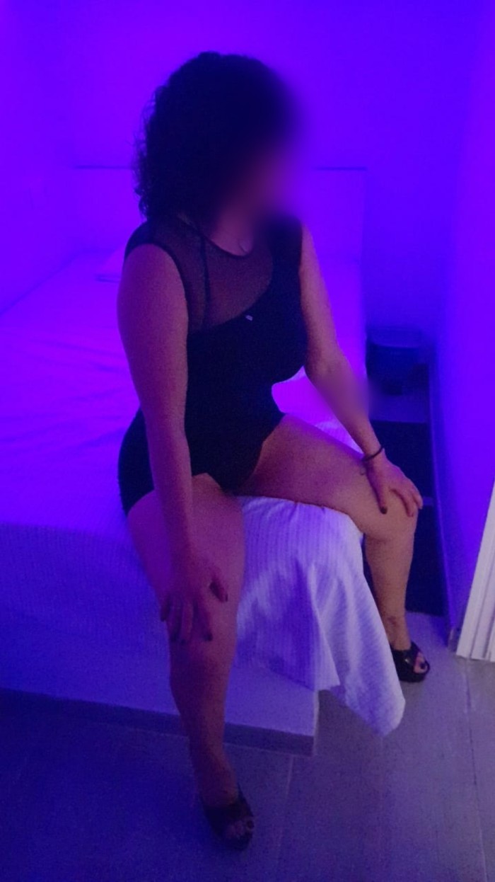 AMIGAS CALIENTES EN BUSCA DE MORBO SOLO SALIDAS