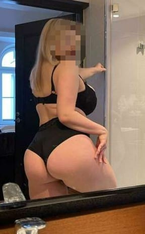 Preciosa nórdica tetona cariñosa dulce